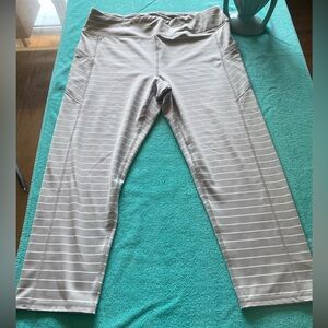 Gaiam Striped Capri Leggings Grey and White XL Double Pockets